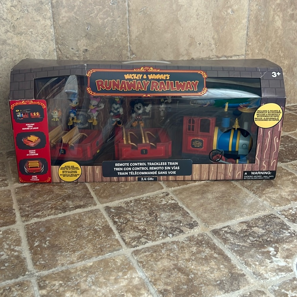 *BRAND NEW NEVER OPENED* Disneys Mickey & Minnie Runaway Railway Trackless Train